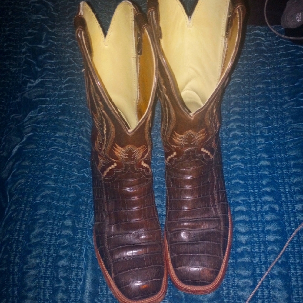 Size 12 Lucheese alligator skin boots.